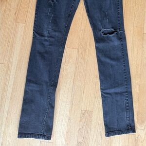Black Skinny Jeans with Distressed Detail